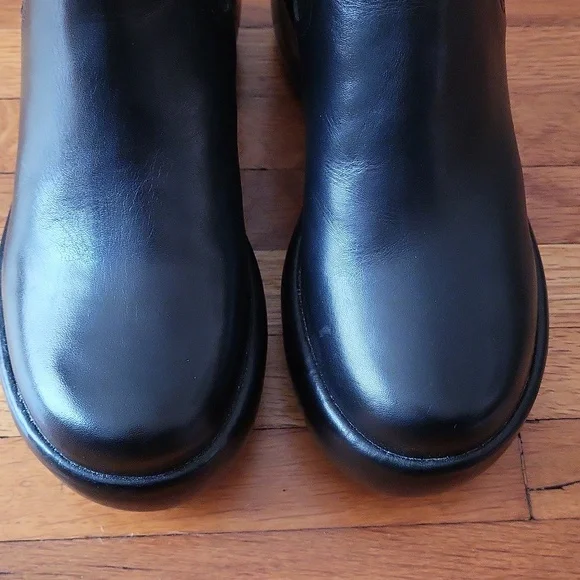Everlane Puffa Boots - Picture 2 of 8